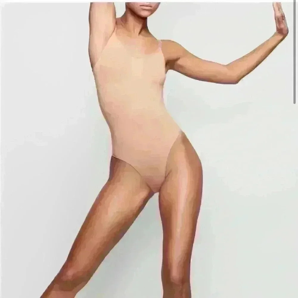 SKIMS Adjustable Straps Seamless Sculpt Compression Thong Bodysuit Set Size S-M